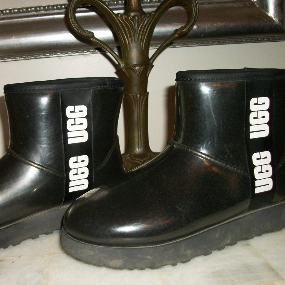 UGG Australia Women's Classic Clear Black Mini Ankle Boots Pre owed - SZ 7